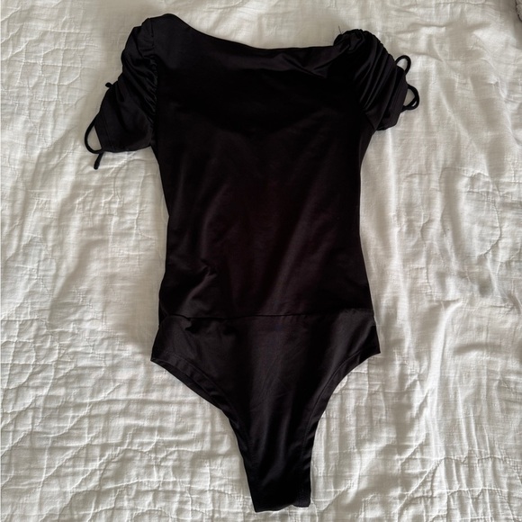 ADIKA Black Size XS short sleeve bodysuit with snap bottom and ruching - Picture 8 of 10